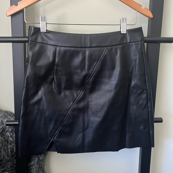 Slit Leather Skirt (M) - Picture 2 of 5